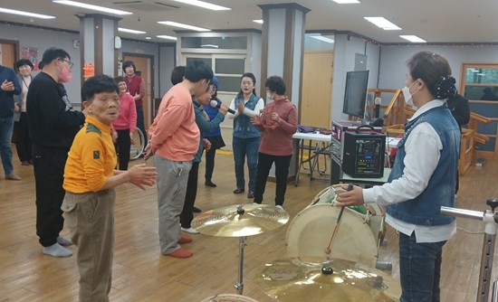 첨부파일